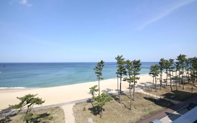 Gyeongpo Soo Hotel