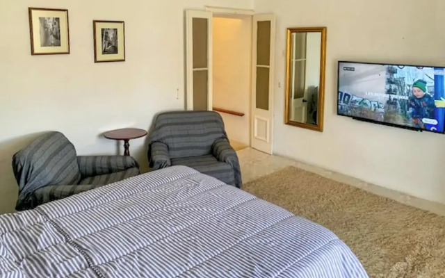 Bougainvillea Breeze & Marina View