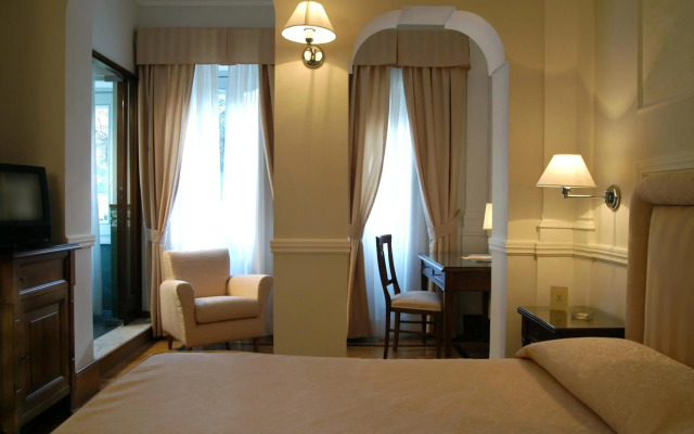 Hotel Flora