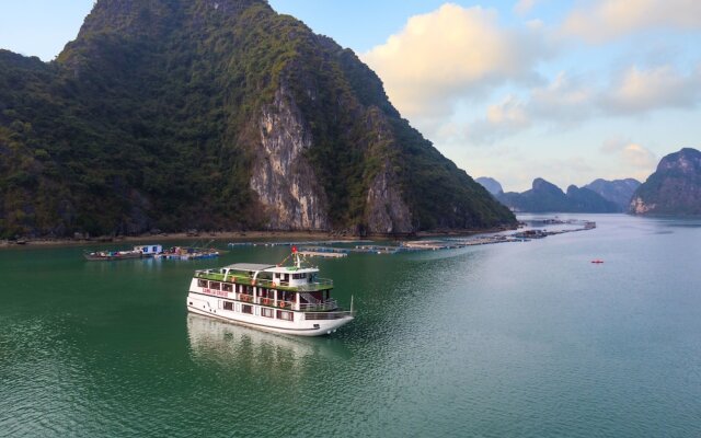Halong Camellia Cruise