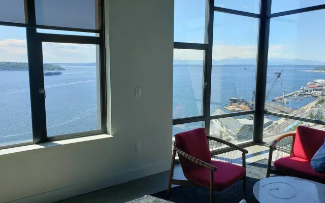 Domicile Suites at Harbor Steps