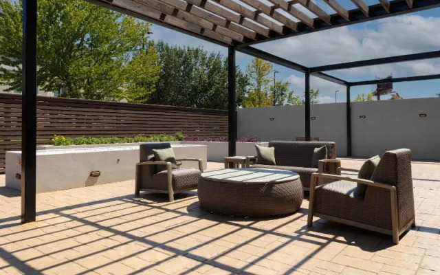Courtyard by Marriott Memphis East/Galleria