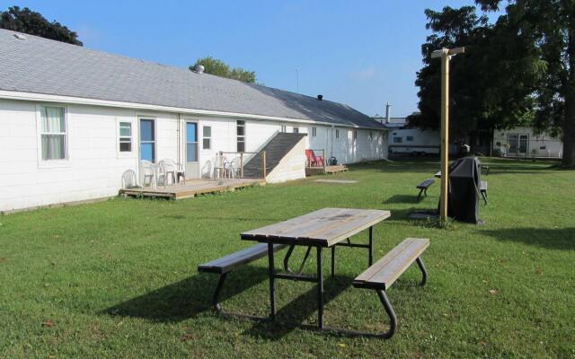 The Maplewood Motel