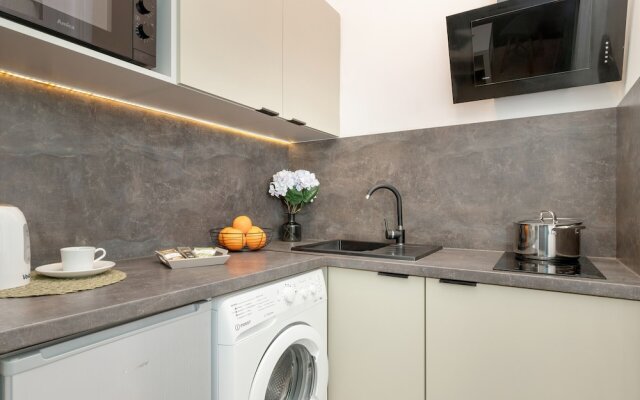Bright Studio With Balkony by Renters