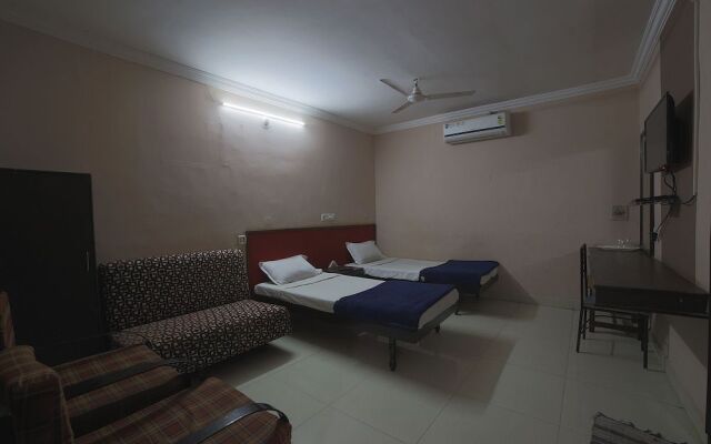 SPOT ON 42038 Hotel Sri Krishna