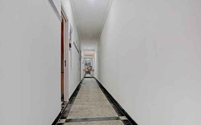 OYO 90432 Family Residence