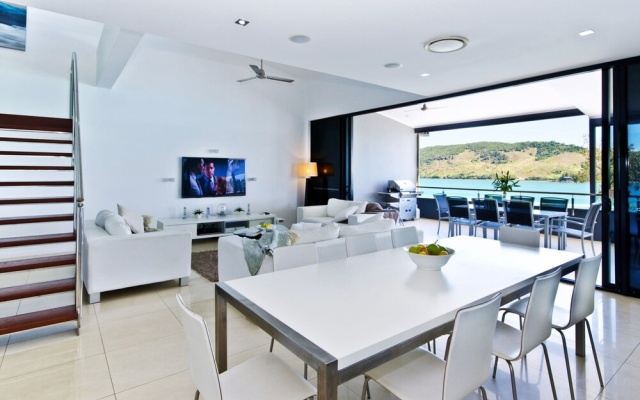 Villa 4 The Edge Oceanfront Deluxe 3 Bedroom Near Marina With Golf Bug – Guest Rooms – Hamilton Island