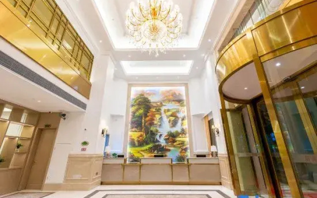 Vienna Hotel (Qingyuan Shunying Times Square City Hall Branch)