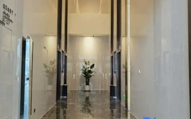 Guiyang Xiaocang · High-altitude Movie Homestay (Huaguoyuan Shopping Center Jiaxiu Tower)