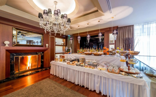 Hotel Century