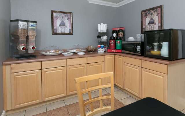 Knights Inn Longview