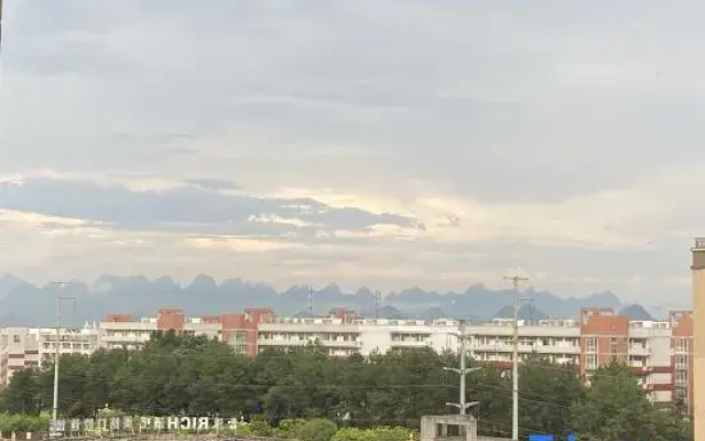 Qizai Xiaoshe Apartment (Guilin University Town)