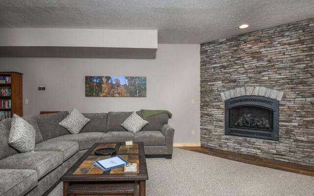 Claralea Lodge 5 Bedroom House