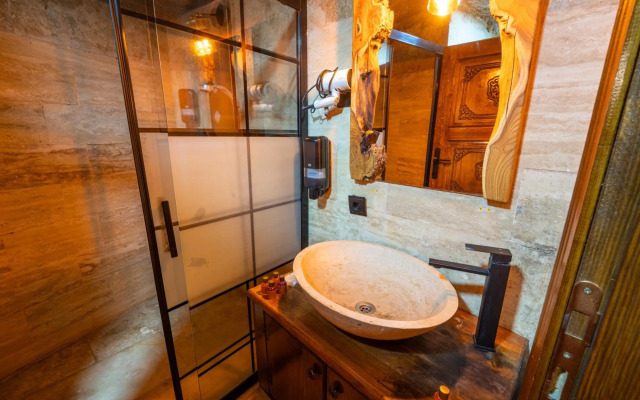 Mysterious Cave Suites