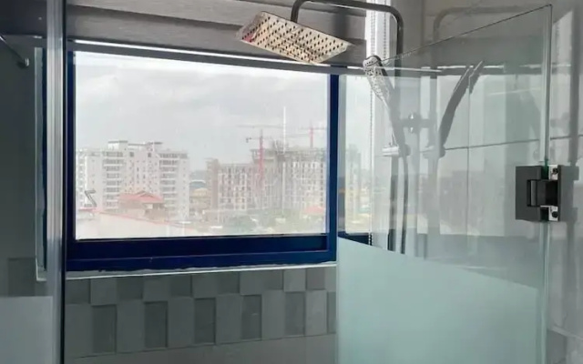 Luxurious 1 Bedroom Apartment with  Pool
