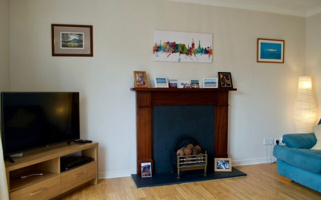 Bright 1 Bedroom Apartment In Edinburgh