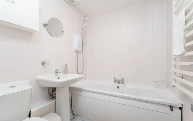 Canadawater-2bedroom-1bathroom-free Parking