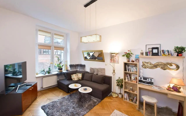 Old Town Veranda Apartment