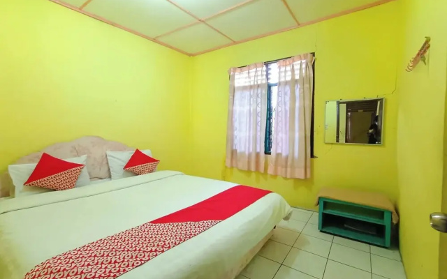 Hotel O Penginapan & Villa Sirait