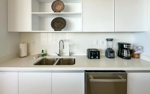 5BR Beachfront Luxury Condo