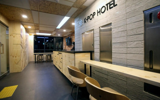 KSTAR Metro Hotel