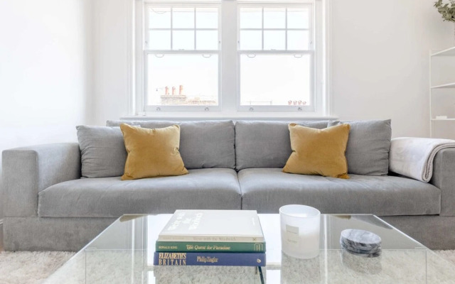 Sleek Scandi-inspired 2BD Flat, Fulham
