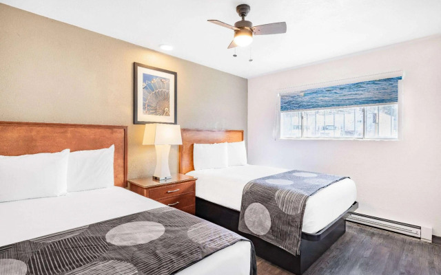 Oceanside Inn & Suites, a Days Inn by Wyndham