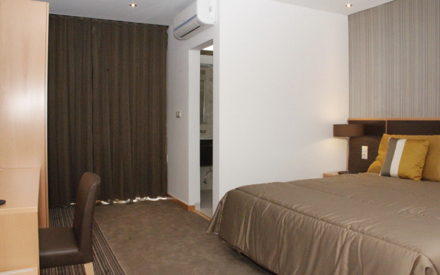 Hotel Ritz Capital