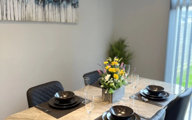 Harlow Cozy 3-bed House Retreat