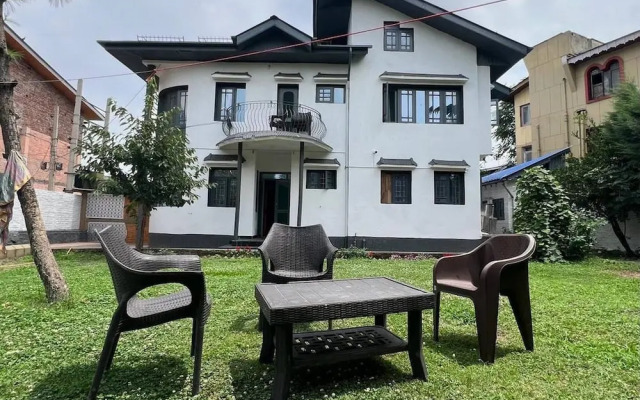 Dilan Residency Villa -5 Bedroom- Centrally Heated