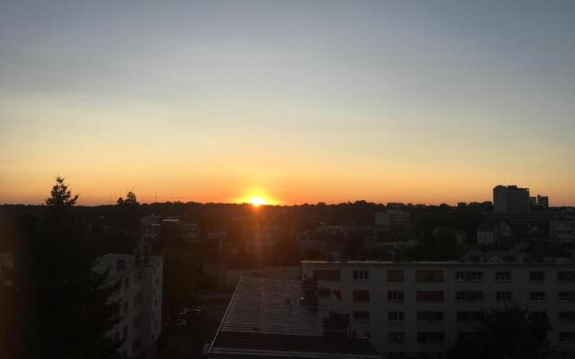 Suite Athéna - Melun gare RER - Balcon et parking