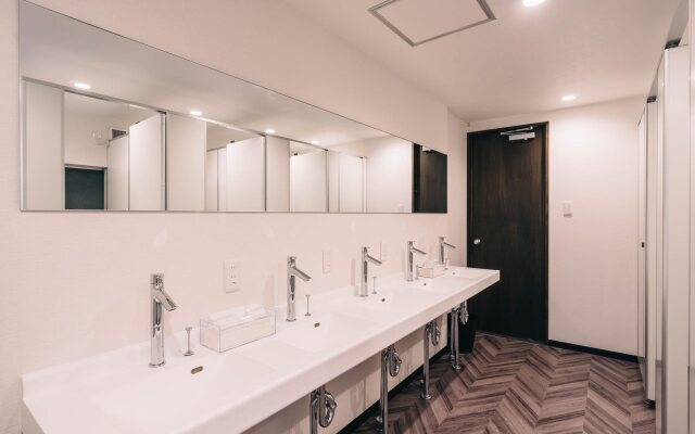 R Hostel Namba South