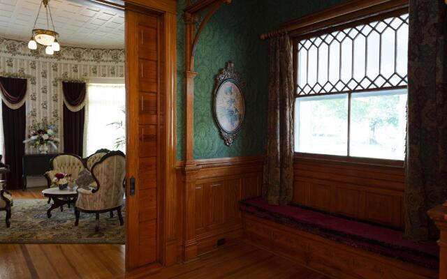 Captain Henderson House