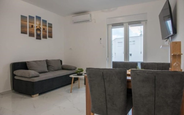 Marin - 200m to the sea - A1