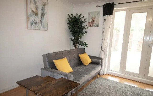 10min to Oxford - 3 Bedrooms - Sleeps 7 - Pets Ok