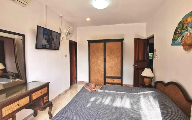 Baan Kanittha - 5 Bedrooms Pool Villa