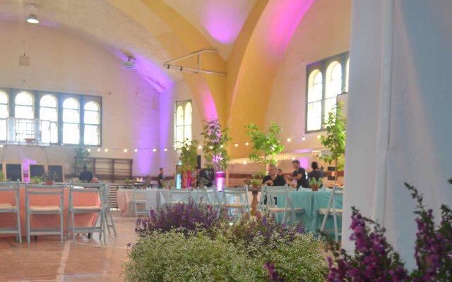 YMCA Three Arches Hotel