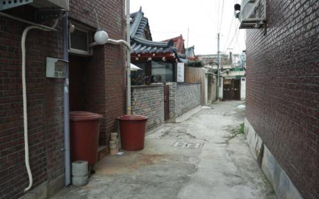 Shinsiwa Hanok Guesthouse 1 (Daein Market)