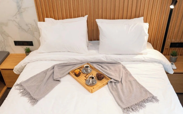 Luxury Suites with JACUZZI by Sea&theCity
