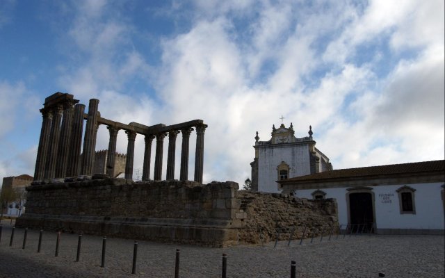 Pousada Convento de Evora - Historic Hotel