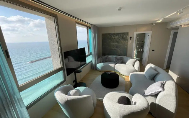 Panoramic Sea View Luxury Suite