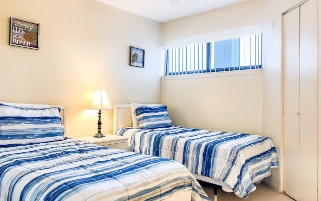 Aqua Vista Condominiums