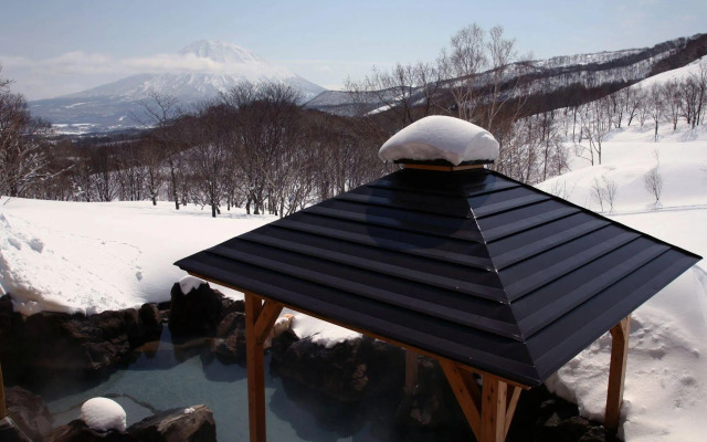 Natural Resort Niseko Weiss Hotel
