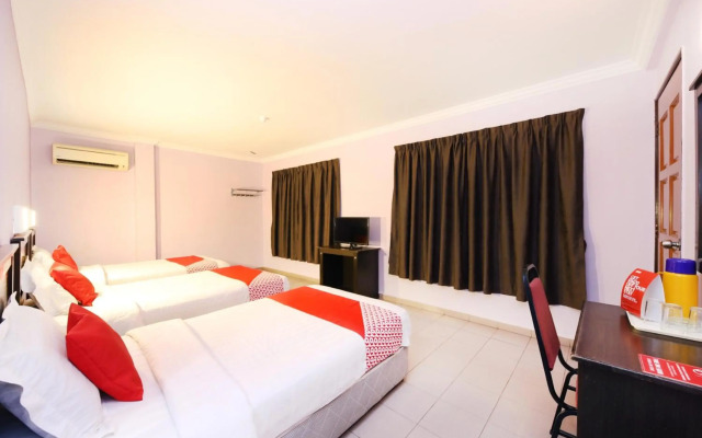 Super OYO 473 Comfort Hotel 2