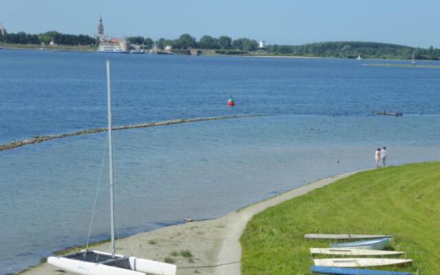 Contemporary Apartment in Kamperland Near Lake