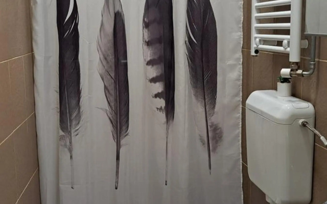 Sweet 16 Apartment in the Party District