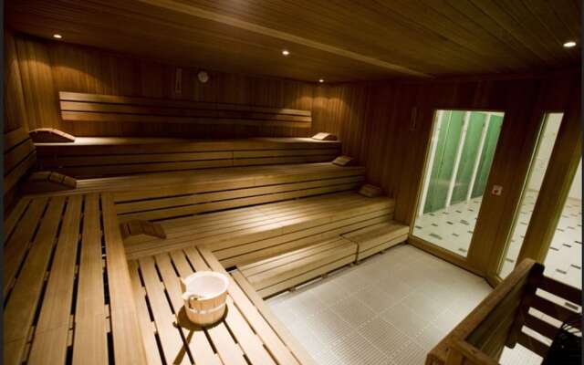 Sky Bungalow Green Beverly Hills