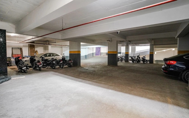 Hotel Skycity Premium AC Room in Surat