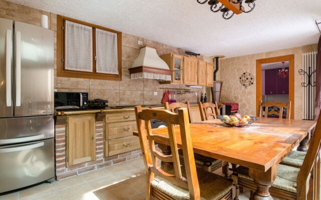 Beautiful Holiday Home in Zelarino With Swimming Pool