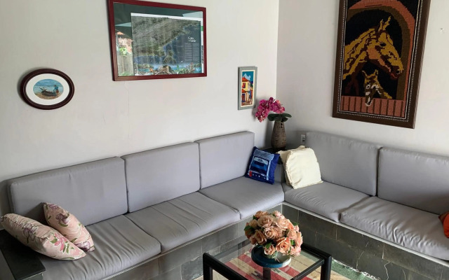 Casa Terrea com Piscina e Internet - Ar Opcional